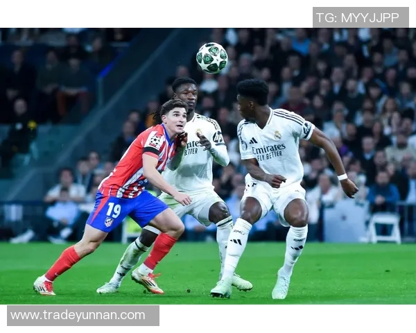 国王杯惊现乌龙球曼联逆转热刺引发全场狂欢历史冷门再添一笔